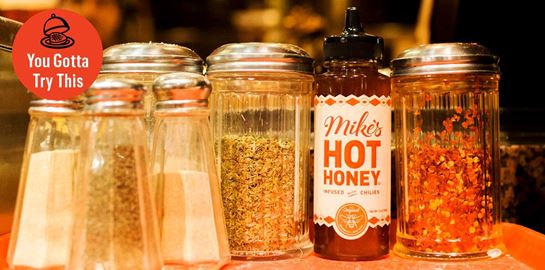 Το ζεστό μέλι αλλάζει τον τρόπο που τρως πίτσα