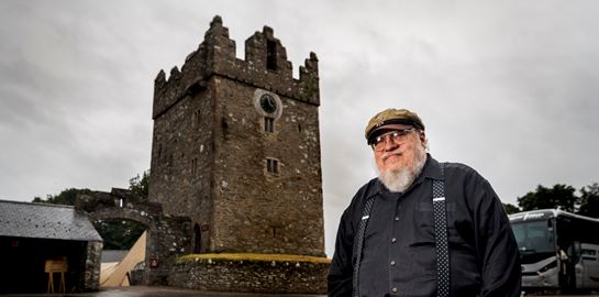 Ο George R.R. Martin γράφει τo επόμενο βιβλίο του Game of Thrones