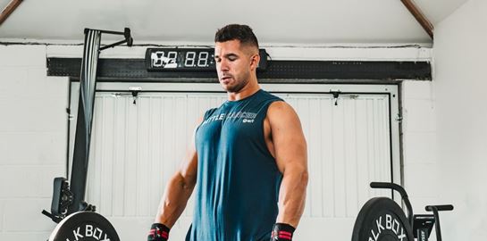 Οι 2 κινήσεις που χτίζουν πελώριους μυς και καίνε λίπος