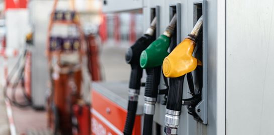 Η ξέφρενη κούρσα της βενζίνης και οι δυσοίωνες προβλέψεις