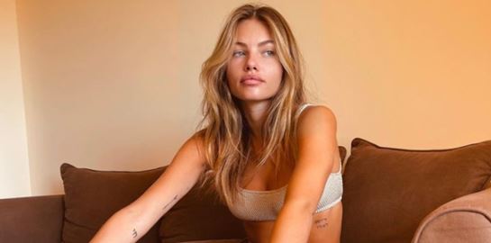 Η Thylane Blondeau ομορφαίνει τη Μύκονο