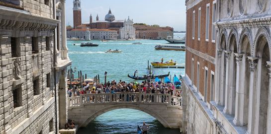 Τα 10 πιο δημοφιλή τουριστικά αξιοθέατα στον κόσμο για το 2018