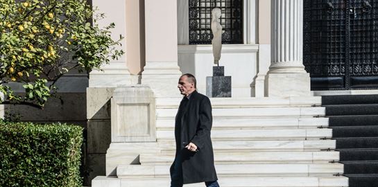 Όταν ο Γιάνης Βαρουφάκης έμεινε με τον μουντζούρη στο χέρι