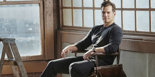 Ο Henry Cavill άφησε μουστάκι για να τα βγάλει πέρα με τον Tom Cruise