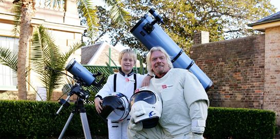 O Richard Branson θέλει να στείλει τουρίστες στο διάστημα μέσα στους επόμενους 6 μήνες