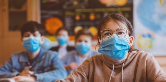 Τι προτείνουν Αμερικανοί επιστήμονες για το ασφαλέστερο άνοιγμα των σχολείων