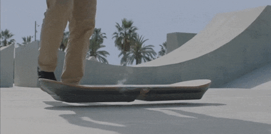 Μάλλον η Lexus μόλις κατασκεύασε το πρώτο ιπτάμενο skateboard