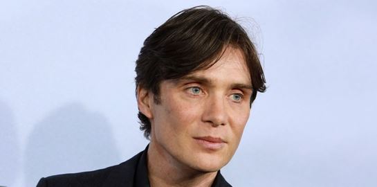 Όλες οι φορές που ζηλέψαμε τα 90s μαλλιά του Cillian Murphy