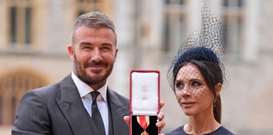 Επίσημα Sir David Beckham-Χρίστηκε ιππότης από τον Βασιλιά Κάρολο