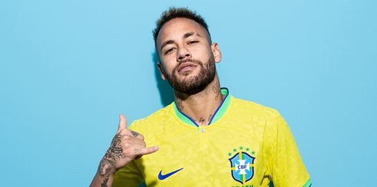 Ο Neymar σταμάτησε πλανόδιο για να αγοράσει φανέλα της εθνικής Βραζιλίας και εννοείται πως έγινε viral