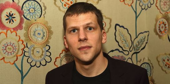Όσα έμαθε η ζωή στον Jesse Eisenberg