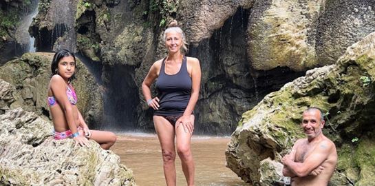 Ο Άκης, η Βούλα και η κόρη τους Αναστασία έχουν ταξιδέψει σε 32 χώρες