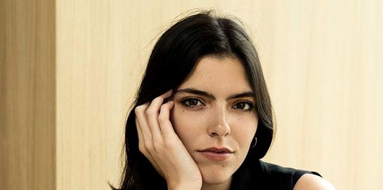 Η Ζακλίν Λέντζου πρώτα ζει και μετά σκηνοθετεί