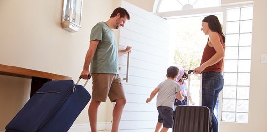 Γιατί πρέπει να βγάζεις φωτογραφίες το διαμέρισμά σου πριν φύγεις διακοπές