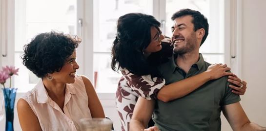 Sunday lunch with friends | Το κυριακάτικο ritual που σκορπίζει μαγεία