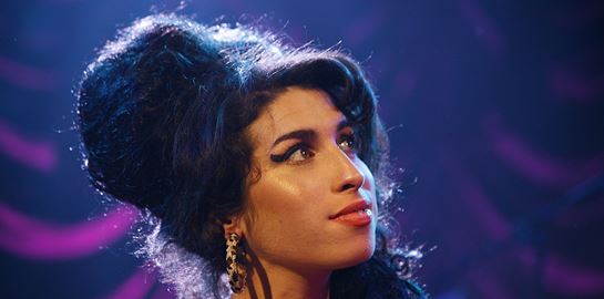 Πρώτη ματιά στο κινηματογραφικό Back to Black της Amy Winehouse