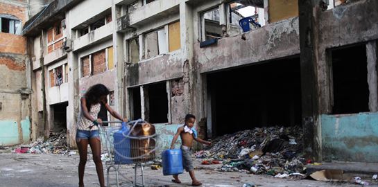 Στην Αργεντική δεν θερίζει μόνο η πανδημία, αλλά και η φτώχεια