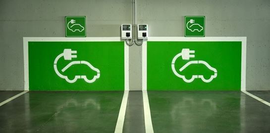 Σε πόσα χρόνια θα κυκλοφορούν μόνο ηλεκτρικά αυτοκίνητα