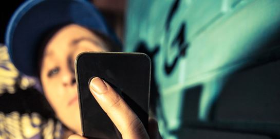 Πατέρας δημιουργεί app που υποχρεώνει τα παιδιά να απαντούν στα μηνύματα