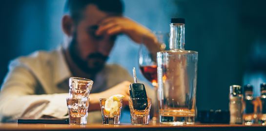 Πώς να &#39;εξαφανίσεις&#39; το hangover, σύμφωνα με το Harvard