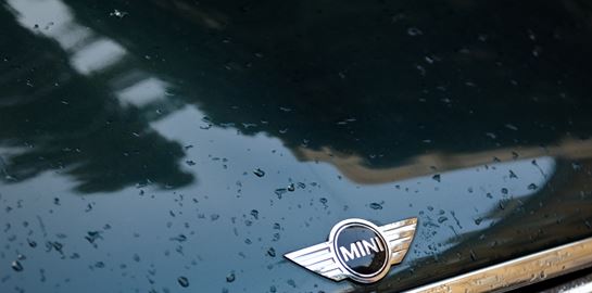 Ένα ελληνικό, κλασικό Mini Cooper σε πολύ καλή κατάσταση και συμφέρουσα τιμή