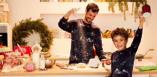 Βρήκαμε τις τέλειες χριστουγεννιάτικες πυτζάμες για όλη την οικογένεια