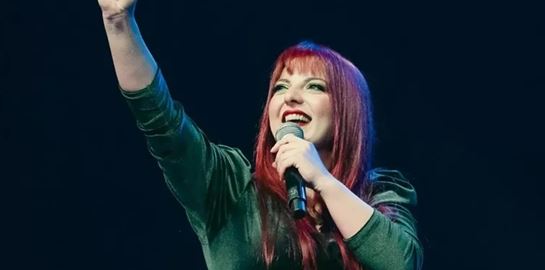 Η Χρύσα Κατσαρίνη θέλει η γυναίκα του μέλλοντος να είναι &#39;μη δολοφονημένη&#39;