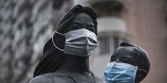 Με μάσκα την εποχή του κορονοϊού, οι φωτογραφίες