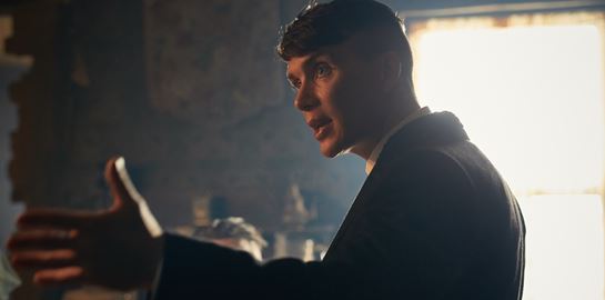 Ούτε που φαντάζεσαι πόσα τσιγάρα κάπνισε ο Cillian Murphy στο Peaky Blinders