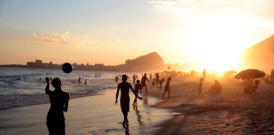 Στο Best Radio 92.6, έρχεται ένα δίωρο αφιερωμένο στα τραγούδια του καλοκαιριού