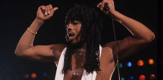 Στο Rick James: Θόρυβος και Ορμή, βλέπεις τις πολλές ζωές του Rick James