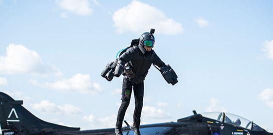 Το κοστούμι που σου επιτρέπει να πετάξεις, ακριβώς όπως στις ταινίες