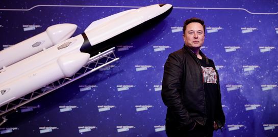 Μερικές αποκαλύψεις για τον Elon Musk από τον πατέρα του