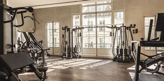 Γυμναστική και χαλάρωση στο Blanche, στο πιο αριστοκρατικό fitness club του Παρισιού