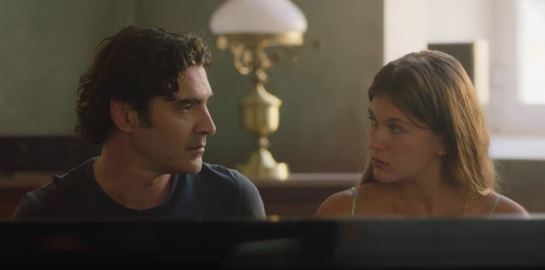 Ο Χριστόφορος Παπακαλιάτης πάει Netflix