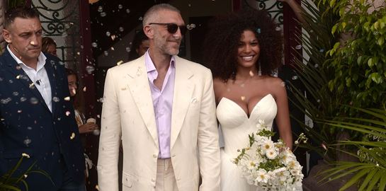 Κομμένο και ραμμένο για ροκ σταρ το γαμπριάτικο κοστούμι του Vincent Cassel