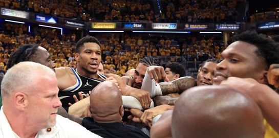 Προκάλεσαν τον Γιάννη Αντετοκούνμπο - Χαμός μετά τον αγώνα Πέισερς-Μπακς