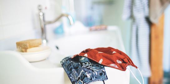 Φτιάξε μόνος σου μάσκα σύμφωνα με τις οδηγίες ενός στρατιωτικού ιατρού