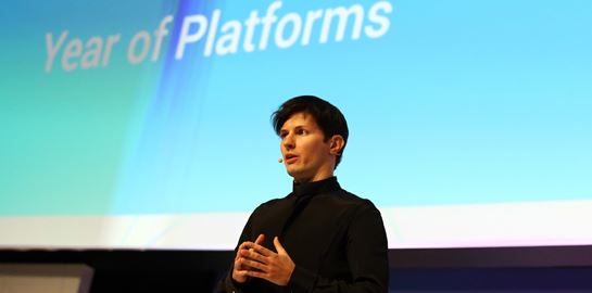 Ρώσοι μεγιστάνες που γυρνούν την πλάτη τους στη Ρωσία