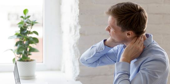 Τι είναι το Tech Neck και πώς θα το αντιμετωπίσεις