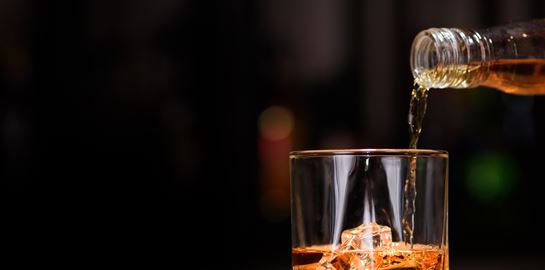 Το αλκοόλ βοήθησε την εξέλιξη της ανθρωπότητας σύμφωνα με την επιστήμη