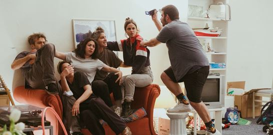 Nostalgia Generation, μία σύγχρονη κωμωδία για τoυς - τόσο νέους αλλά και τόσο vintage- millennials