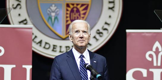 Ο διεθνής Τύπος υποδέχεται με ανακούφιση τη νίκη του Joe Biden