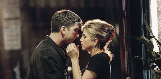 Τι συμβαίνει επιτέλους με τη Jennifer Aniston και τον David Schwimmer;