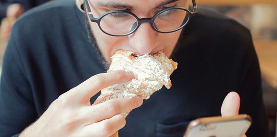 Γιατί είσαι μονίμως πεινασμένος