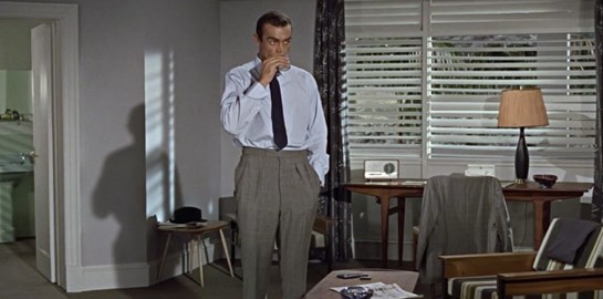 Η old school αξία των παντελονιών με πιέτες