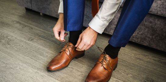 Τα δετά δερμάτινα παπούτσια δεν πρέπει να λείπουν από καμία αντρική παπουτσοθήκη