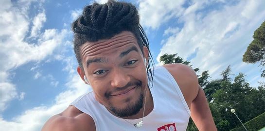 O Εμμανουήλ Καραλής αποκάλυψε τον μεγάλο του έρωτα και πολλά άλλα στο Instagram