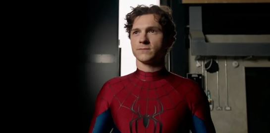 Τι κάνει ξεχωριστή τη νέα στολή του Spider-Man που φοράει ο Tom Holland