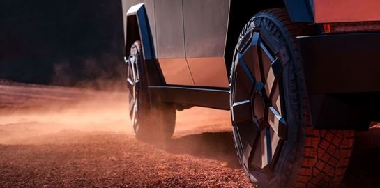 Γιατί όλοι κάνουν επίθεση στην Tesla;